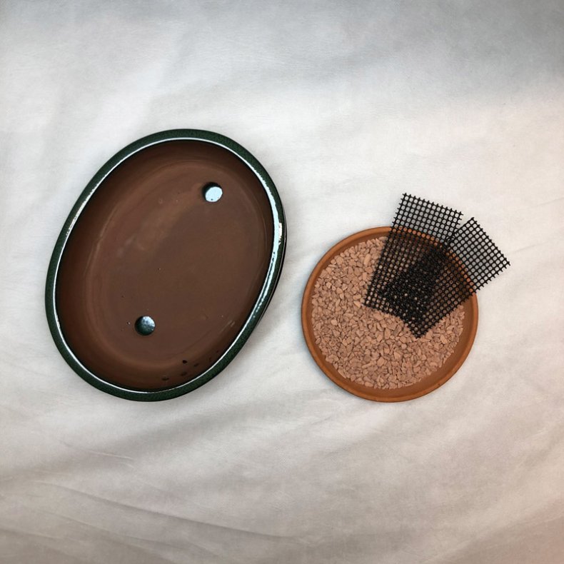 Bonsai-skl, str. 3, glaseret, oval, mrkegrn