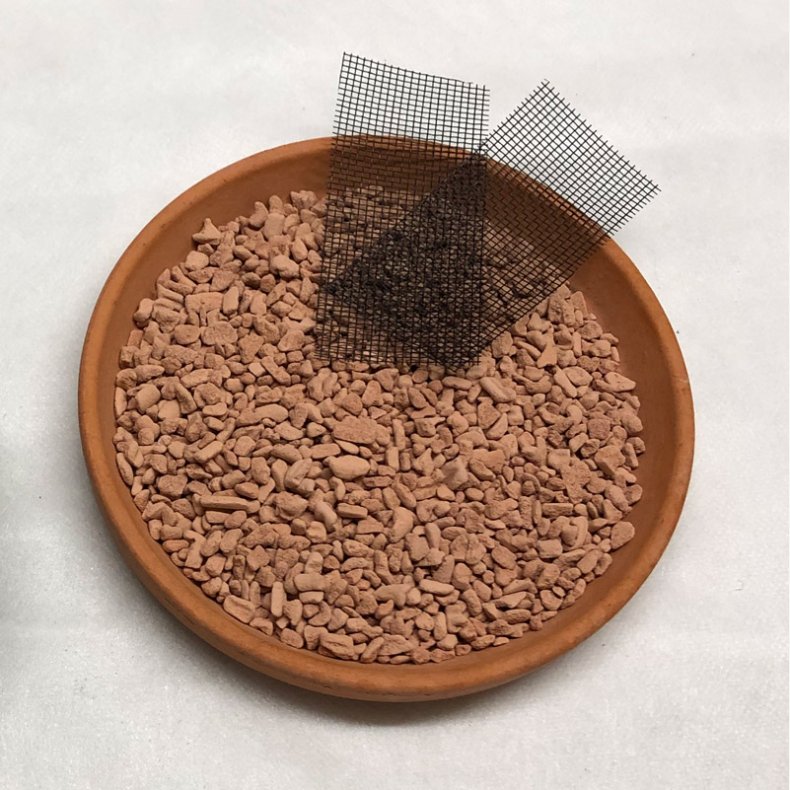 Lergranulat og net til mindre Bonsai-sk�le