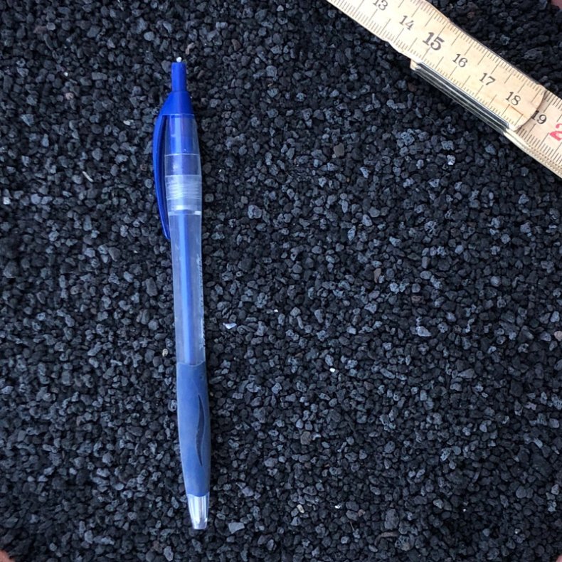 Lava, 2 - 4 mm (sort)